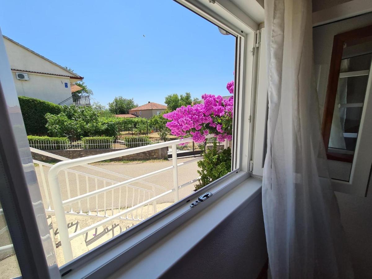 Apartment Maslenica-bougainvillea Maslenica