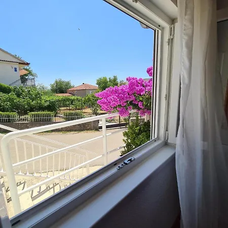 Maslenica-Bougainvillea Exterior photo